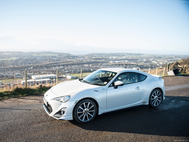 Toyota GT86 TRD фото