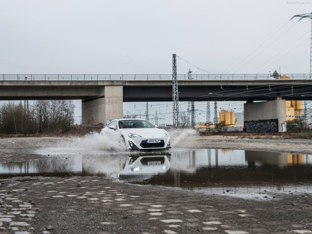 Toyota GT86 TRD фото