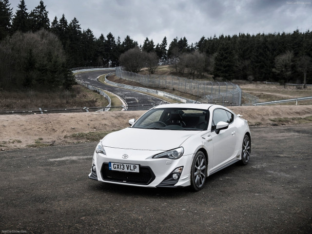 Toyota GT86 TRD фото