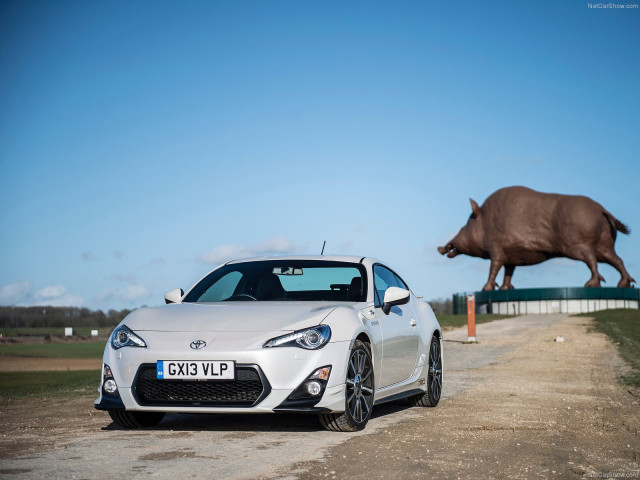 Toyota GT86 TRD фото