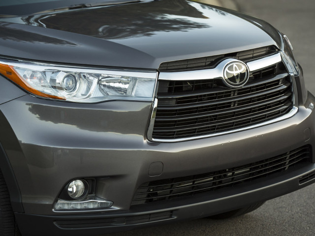 Toyota Highlander фото