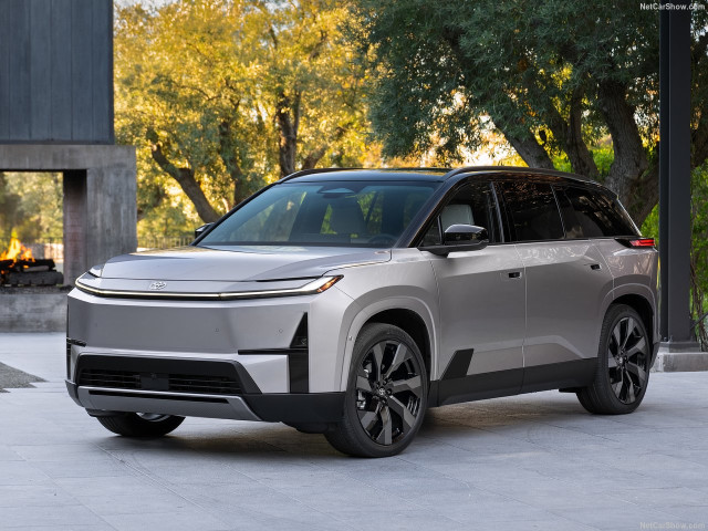 Toyota Highlander фото