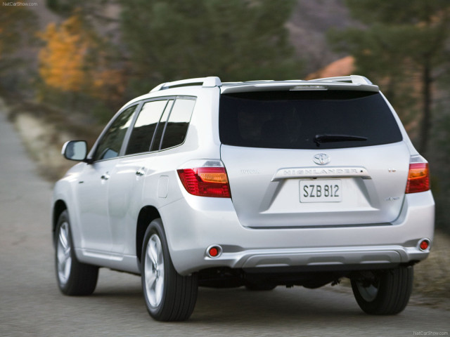 Toyota Highlander фото