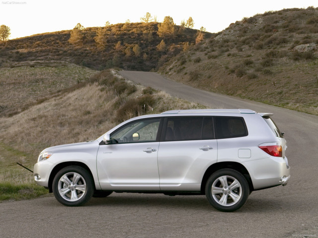 Toyota Highlander фото