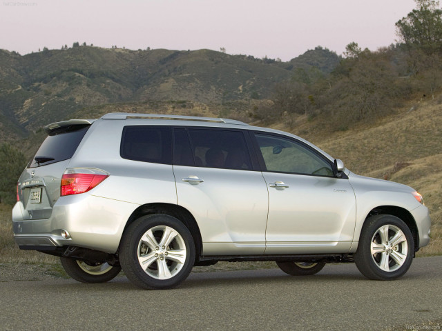 Toyota Highlander фото