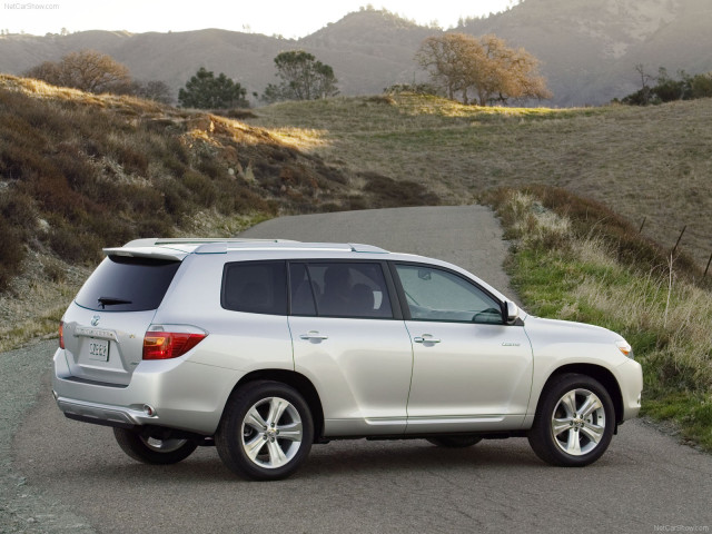 Toyota Highlander фото