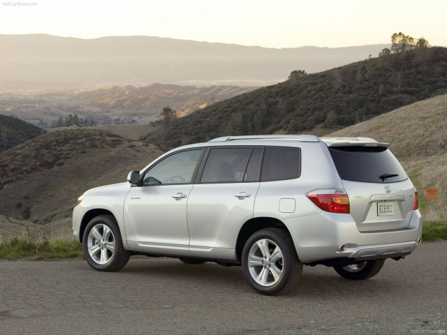 Toyota Highlander фото