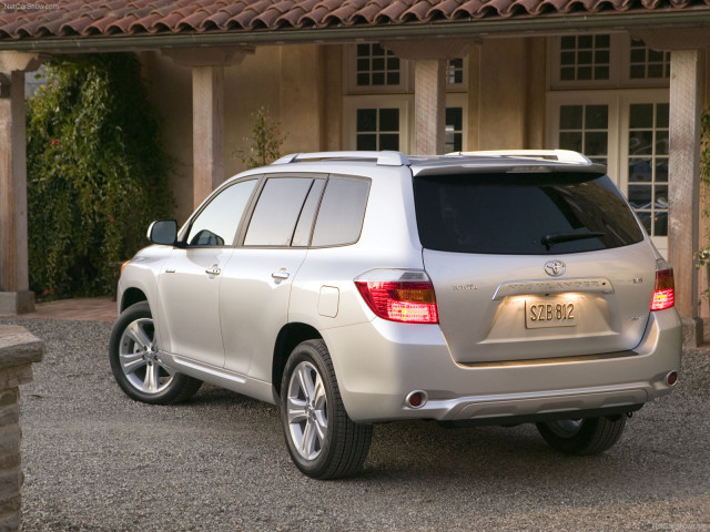 Toyota Highlander фото