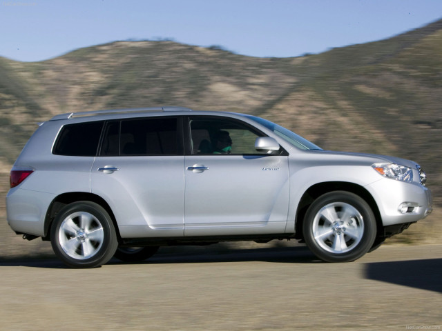 Toyota Highlander фото