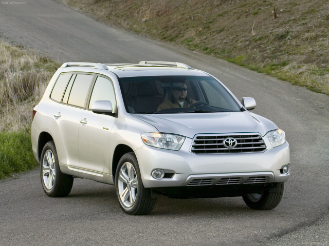 Toyota Highlander фото