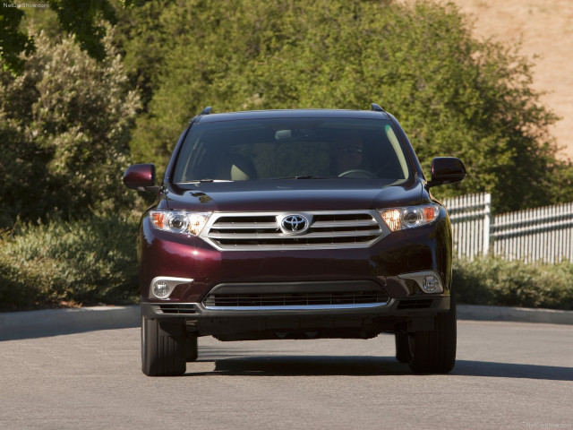 Toyota Highlander фото