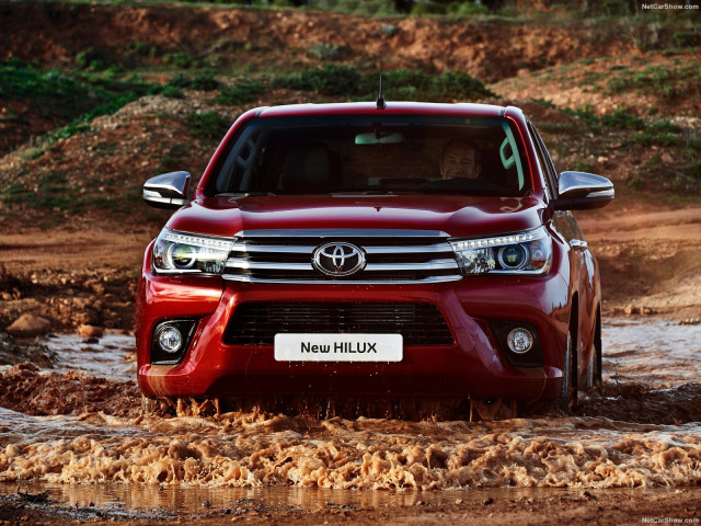 Toyota Hilux фото