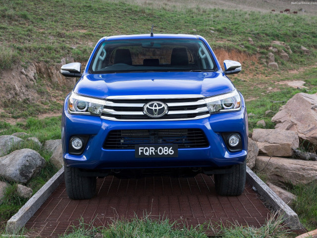 Toyota Hilux фото