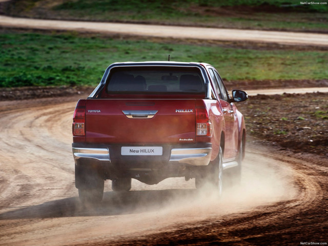 Toyota Hilux фото