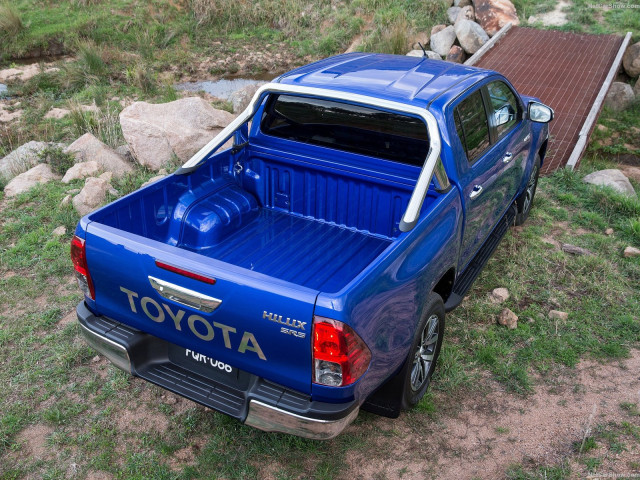 Toyota Hilux фото