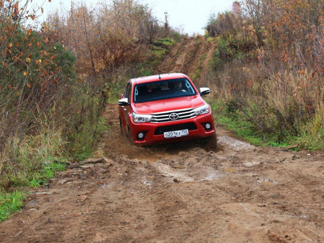 Toyota Hilux фото