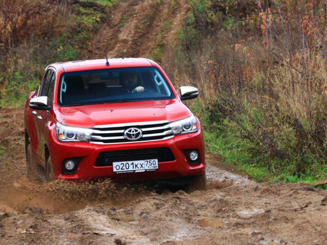 Toyota Hilux фото