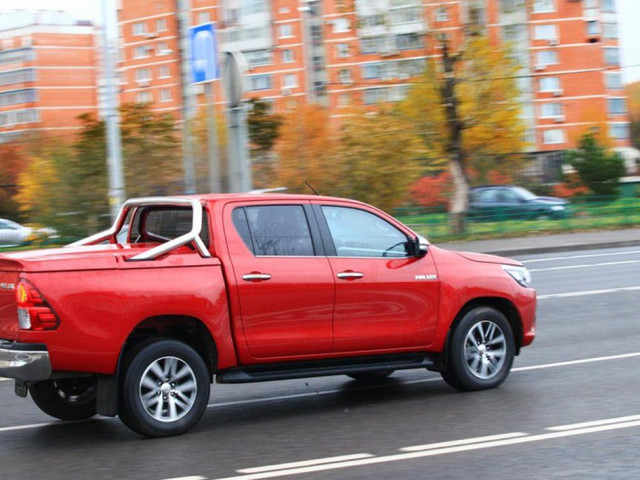 Toyota Hilux фото