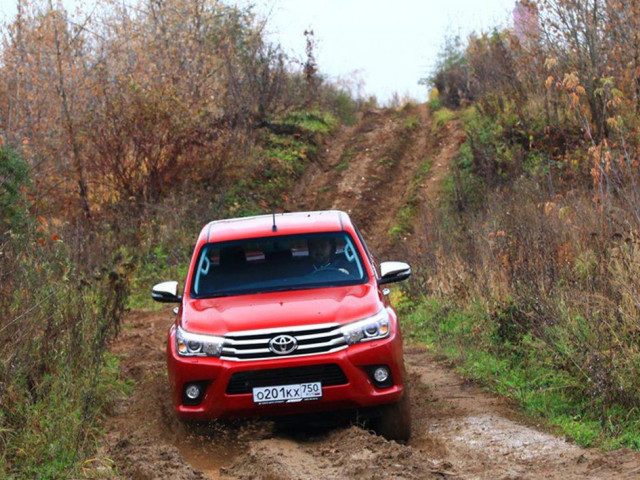 Toyota Hilux фото