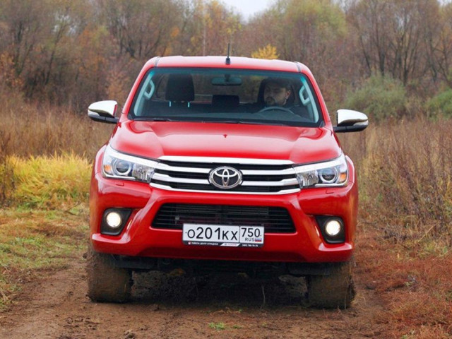 Toyota Hilux фото