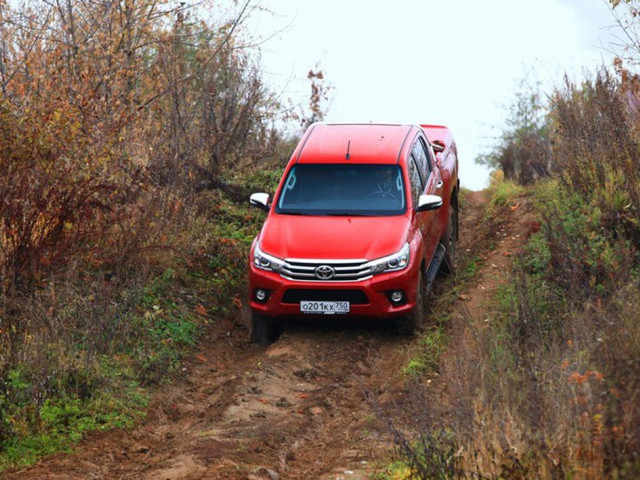 Toyota Hilux фото