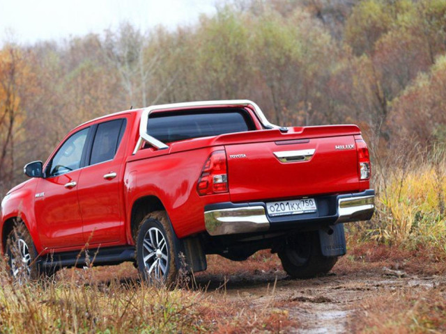 Toyota Hilux фото