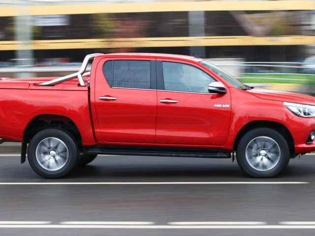 Toyota Hilux фото