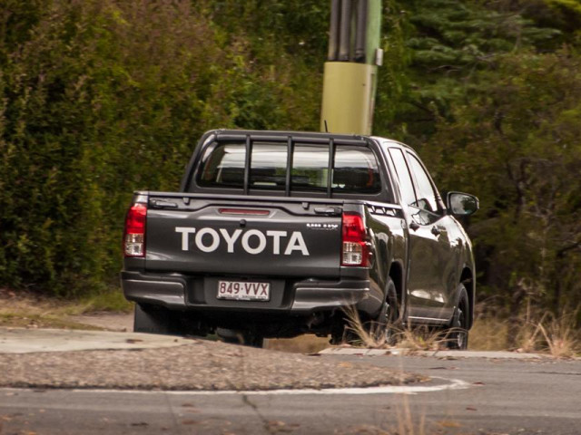 Toyota Hilux фото