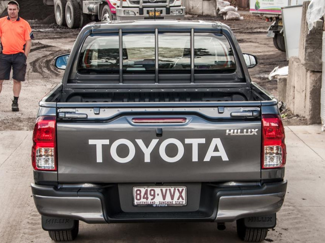 Toyota Hilux фото