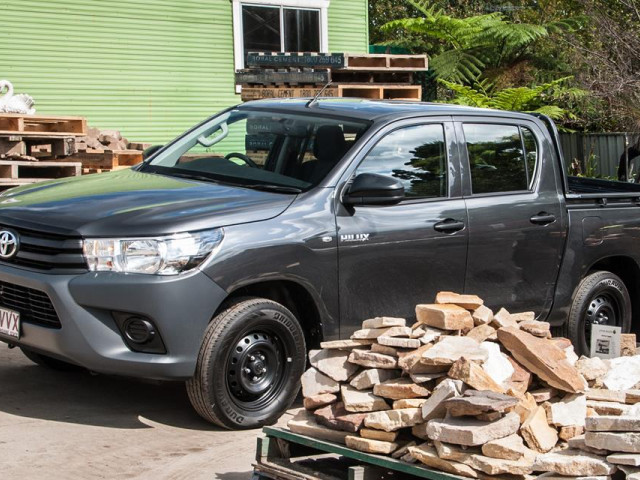 Toyota Hilux фото