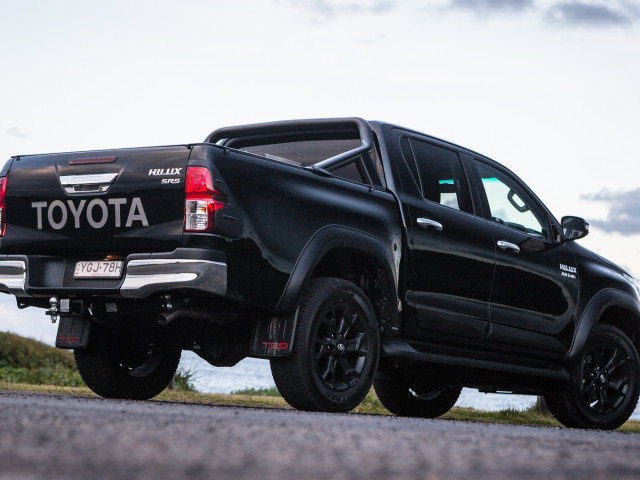 Toyota Hilux фото