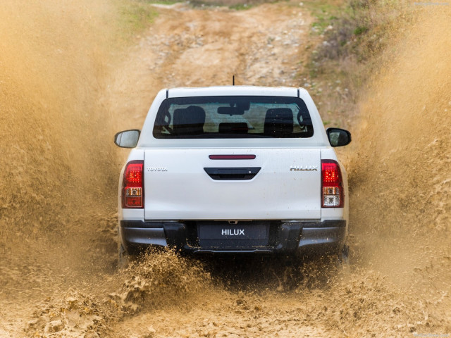 Toyota Hilux фото