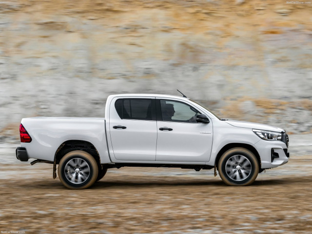 Toyota Hilux фото