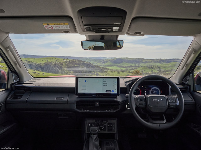 Toyota Hilux фото