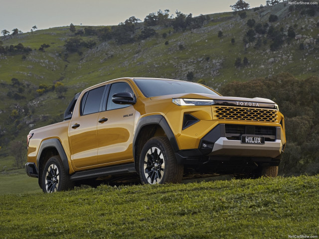 Toyota Hilux фото