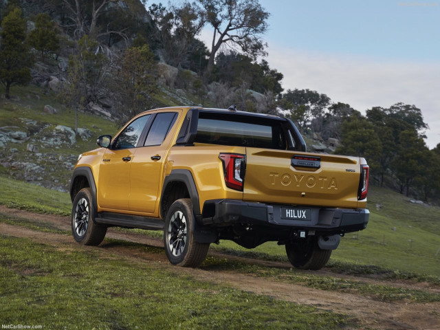 Toyota Hilux фото