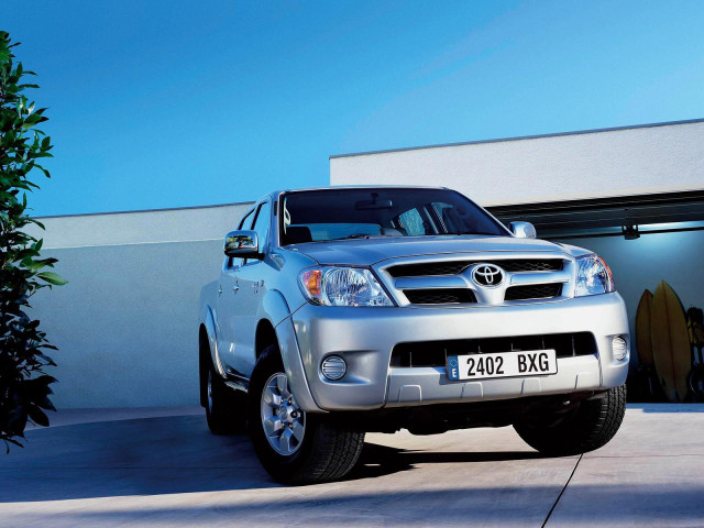 Toyota Hilux фото