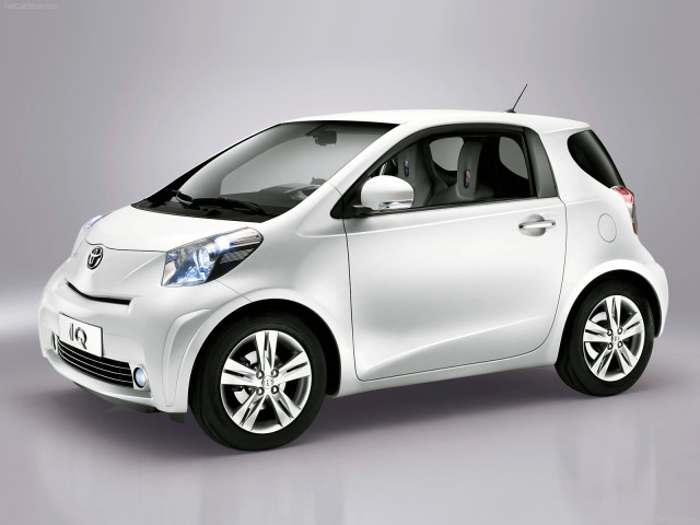 Toyota iQ фото