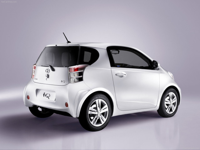 Toyota iQ фото