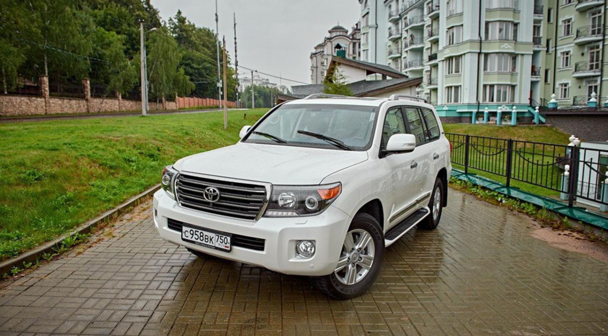 Toyota Land Cruiser 200 фото 159883