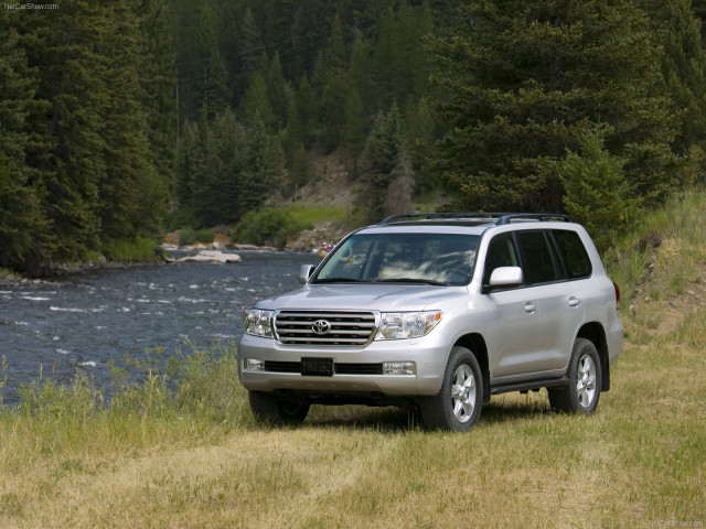 Toyota Land Cruiser 200 фото