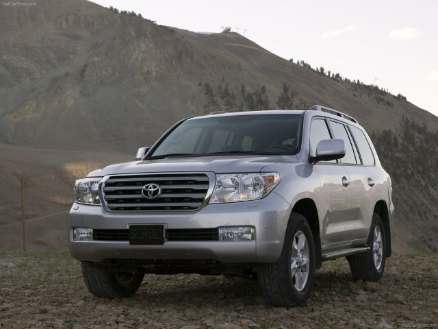 Toyota Land Cruiser 200 фото