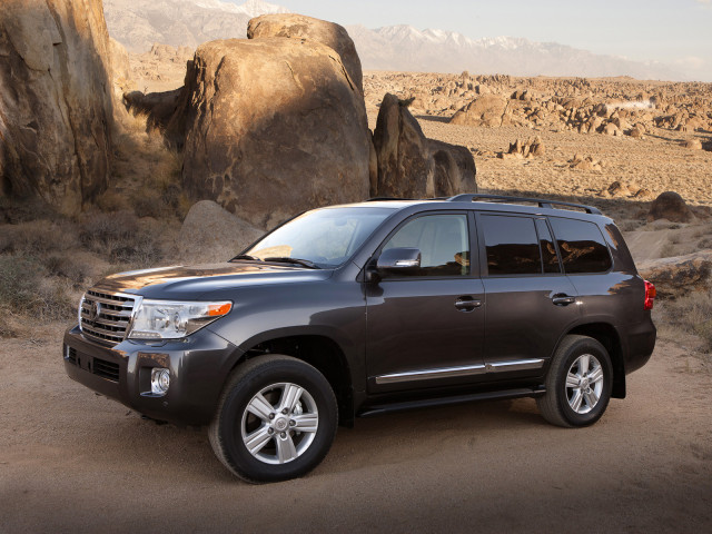 Toyota Land Cruiser 200 фото