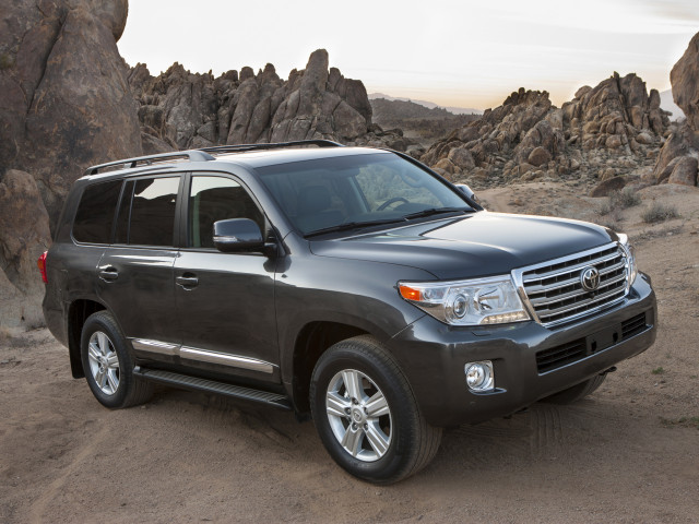 Toyota Land Cruiser 200 фото