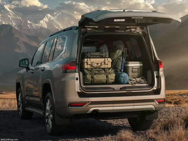 Toyota Land Cruiser 300 фото