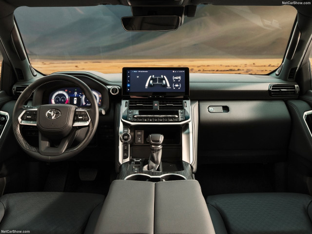 Toyota Land Cruiser 300 фото