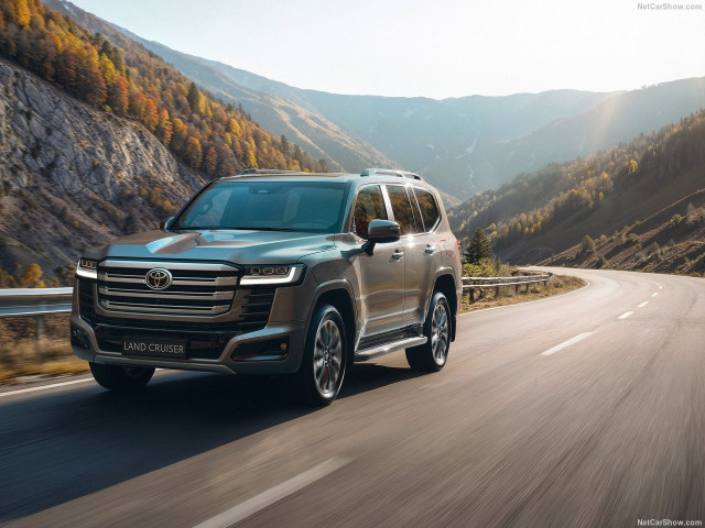 Toyota Land Cruiser 300 фото