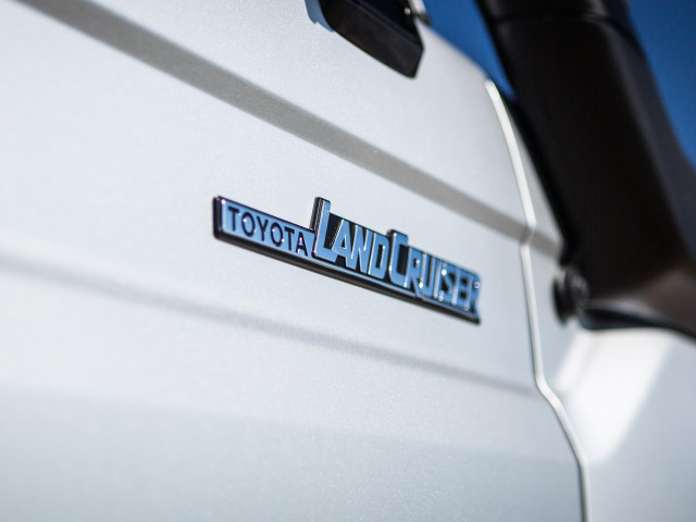 Toyota Land Cruiser 70 фото