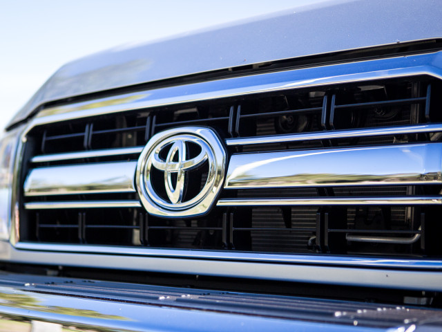 Toyota Land Cruiser 70 фото