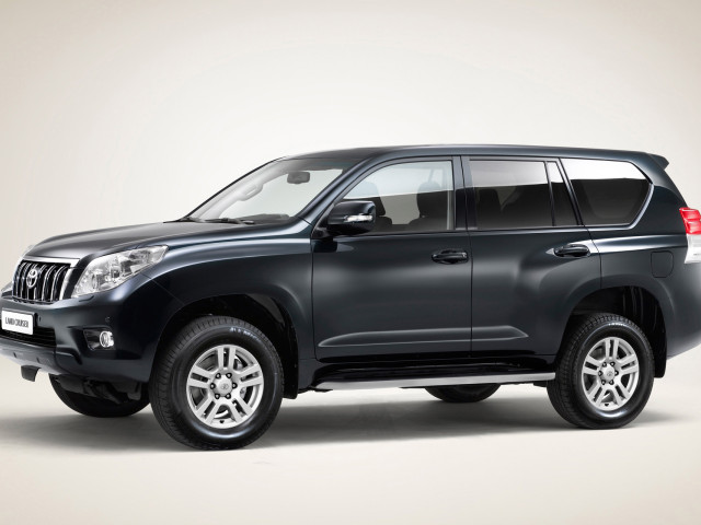 Toyota Land Cruiser Prado 150 фото